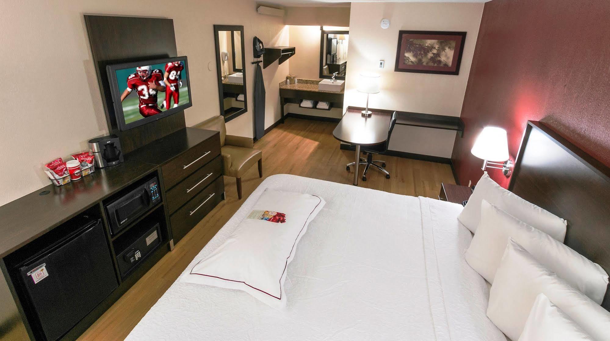 Hotel Red Roof - Kanawha City, Wv 3*